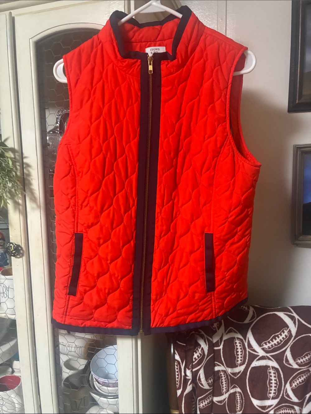 crown & ivy Quilted Red Sleeveless Zip-Up Vest with Navy Trim